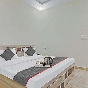 Townhouse P.S.Palace Near Amausi Metro Station